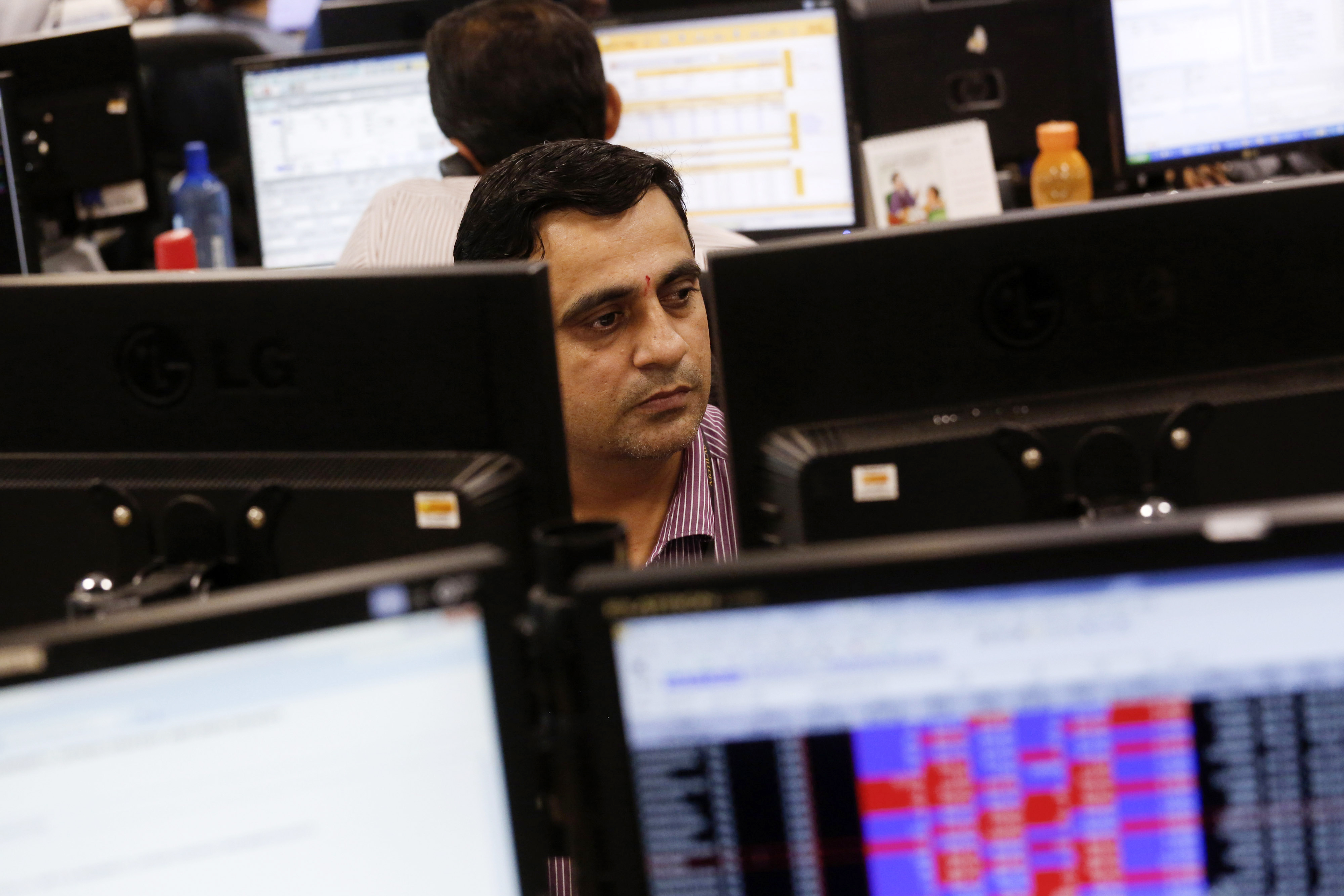Sensex, Nifty End On A Flat Note; Real Estate Shares Outperform